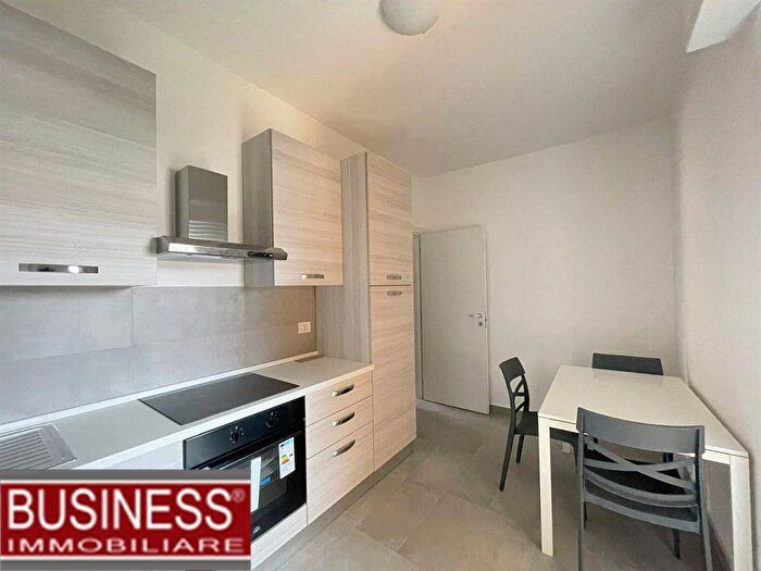 Appartamento quadrilocale in affitto in Via A Maffei, Montenero, Milano