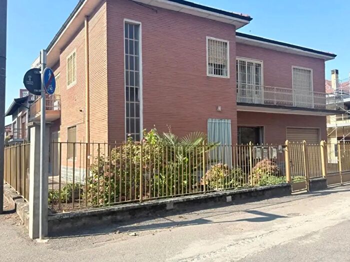 Appartamento bilocale in vendita in Via Santa Maria, Binasco