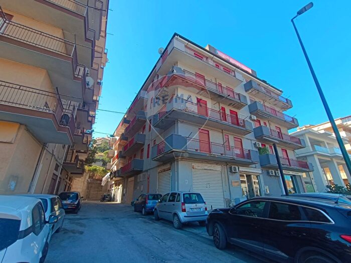 Appartamento con 7 locali in vendita in Viale Aldo Moro, Favara