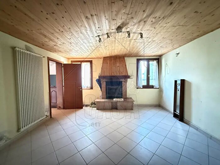 Casa con 6 locali in vendita in Via Garzaretta, Borgo Veneto