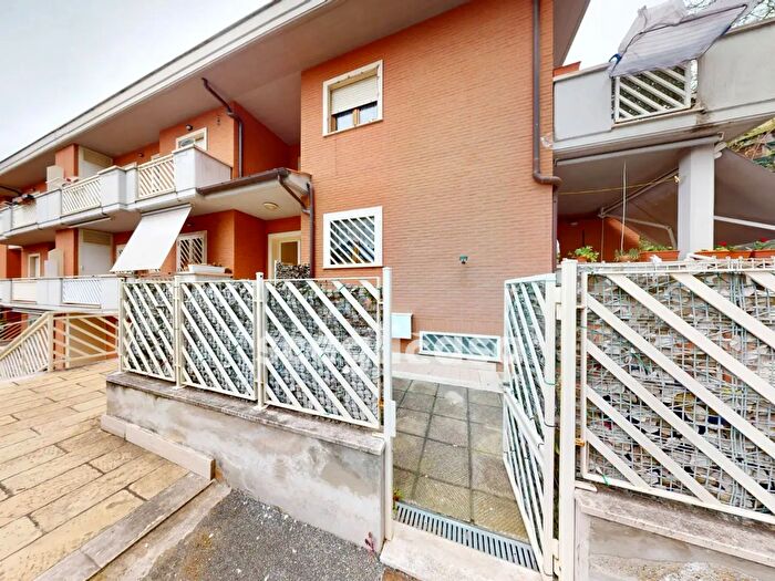Appartamento bilocale in vendita in Via del Fosso di Santo Spirito, Roma