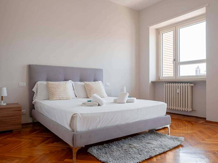 Appartamento trilocale in affitto in Piazza della Repubblica, Aurora, Torino