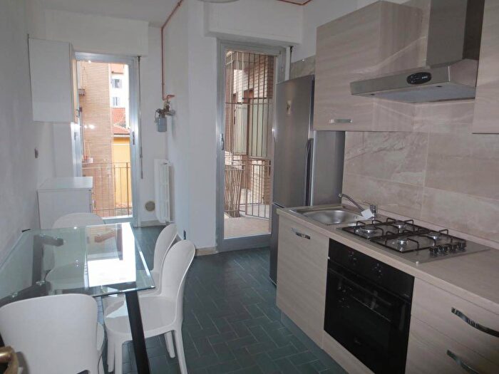 Appartamento quadrilocale in affitto in Piazza Aspromonte, Città Studi, Milano