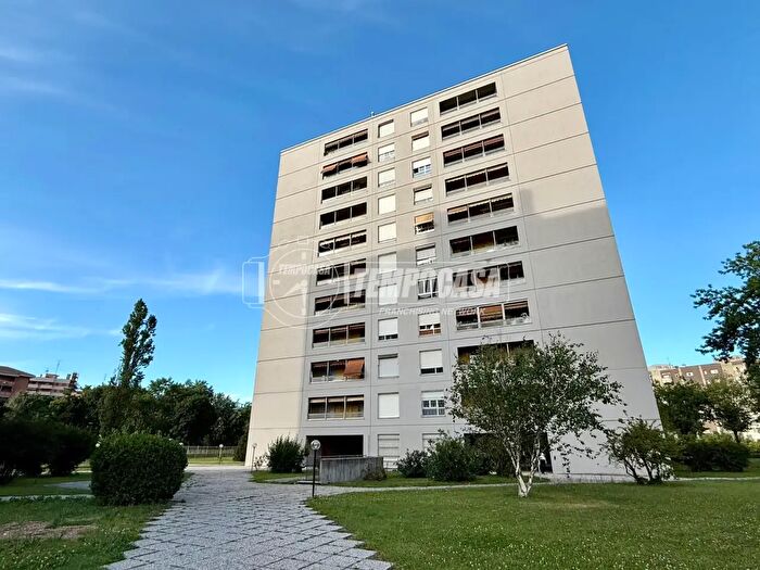 Appartamento trilocale in vendita in Via Guido Rossa, Cologno Monzese