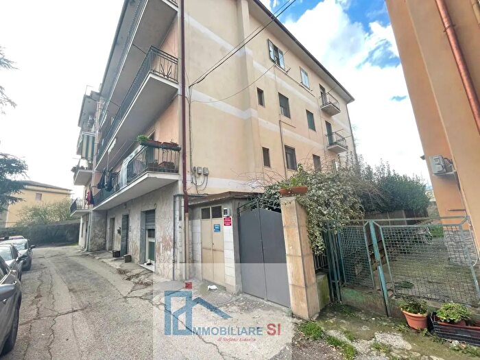 Appartamento quadrilocale in vendita in Via Tommaso Rossi, Benevento