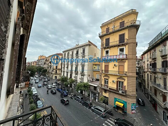 Appartamento trilocale in affitto in Vico Tutti I Santi, Napoli