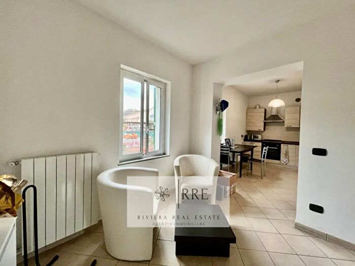 Appartamento trilocale in vendita in Via Calice, Finale Ligure