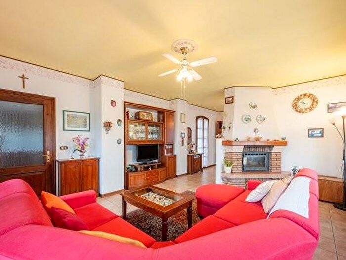 Casa quadrilocale in vendita in Via Filippo Re, Albinea