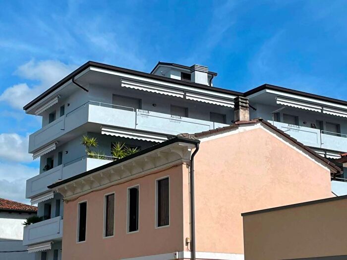 Casa con 6 locali in affitto in Via Goffredo Mameli, Santa Bertilla Mercato Nuovo, Vicenza