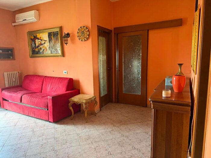 Appartamento bilocale in vendita in Via Solone, Monza