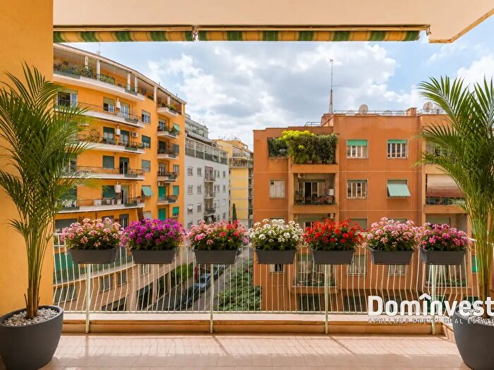Appartamento trilocale in vendita in Via Oreste Tommasini, Roma