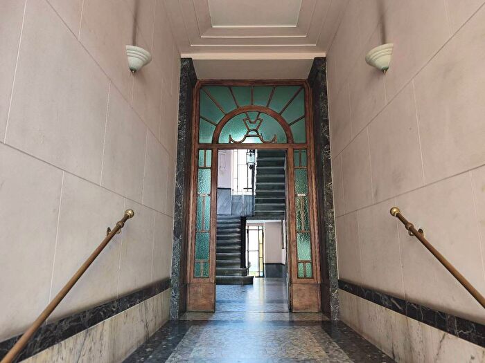 Appartamento bilocale in affitto in Via Ambrogio Binda, Barona, Milano