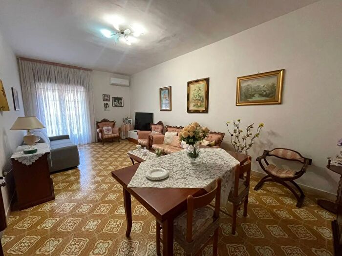 Appartamento trilocale in vendita in Via Napoli, Maddaloni