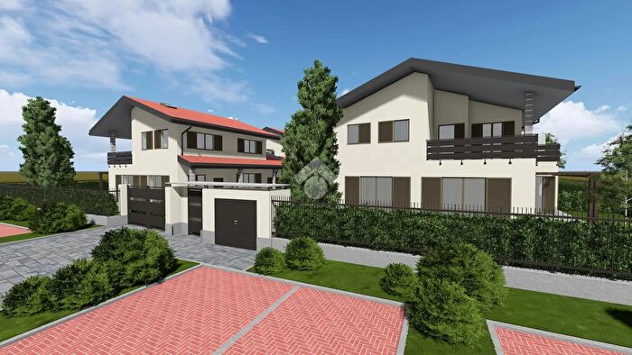 Casa quadrilocale in vendita in Via S Francesco dAssisi, Arcore