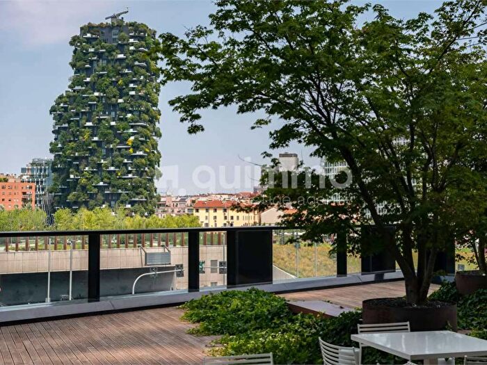 Appartamento trilocale in affitto in Viale della Liberazione, Porta Nuova, Milano