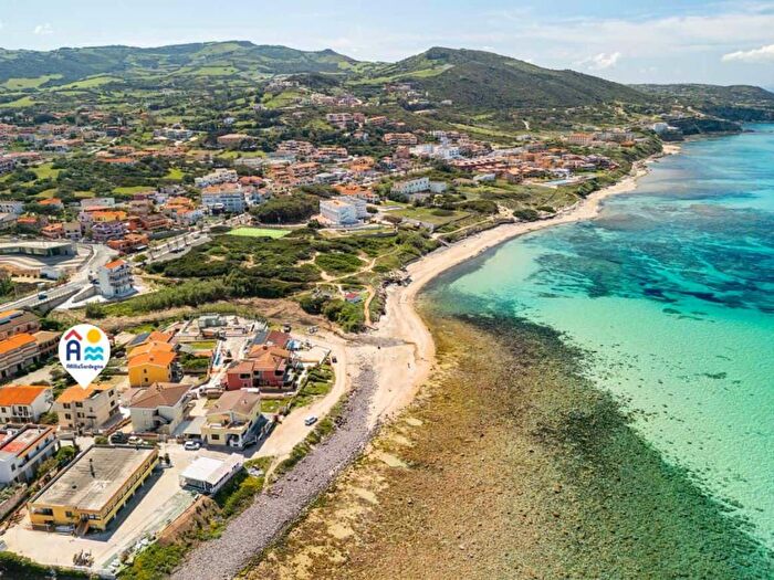 Appartamento quadrilocale in affitto in Via Venezia, Lu Bagnu, Castelsardo