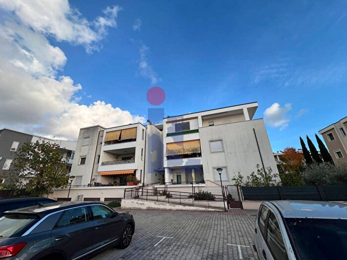 Appartamento quadrilocale in affitto in Via Monte Acuto, Gionchetto, Latina