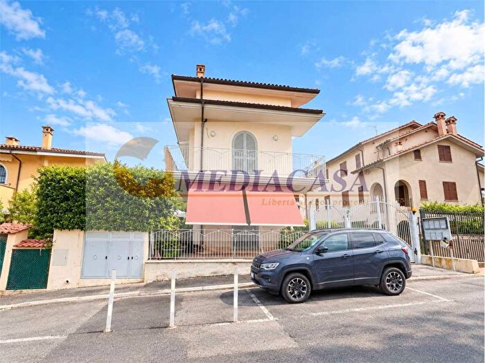 Appartamento bilocale in affitto in Via Dei Fossi Vecchi A, Centro, Formello