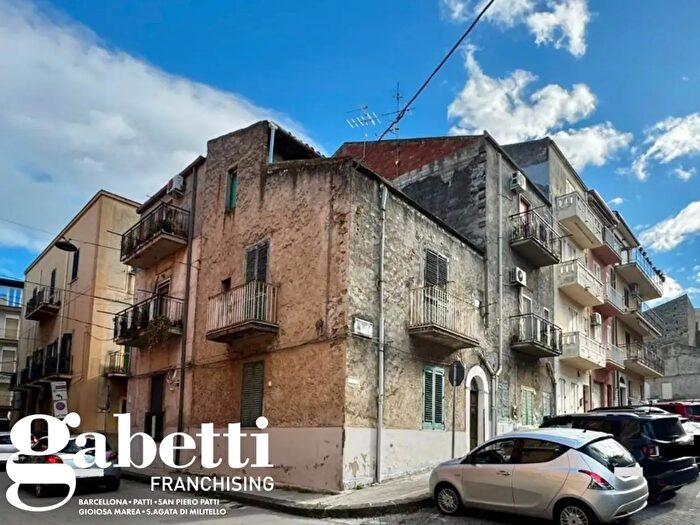 Casa con 6 locali in vendita in Via Etna, Sant'Agata Di Militello