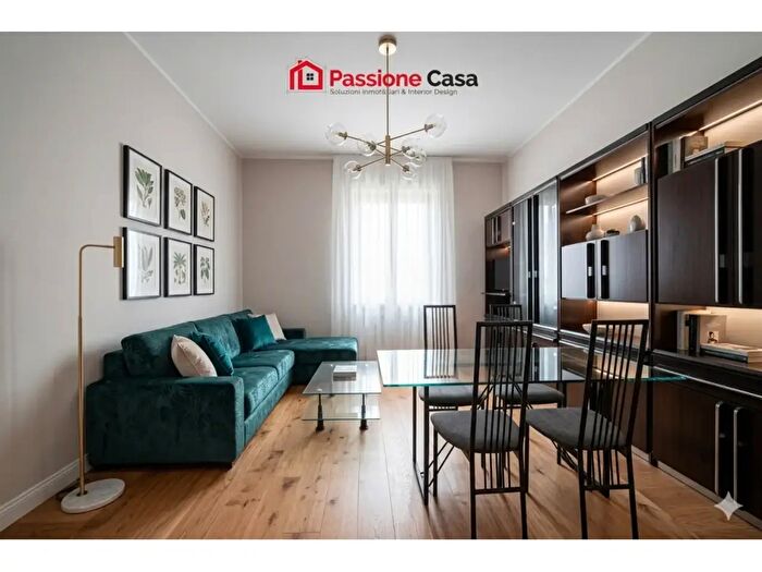 Appartamento trilocale in vendita in Via Vittorio Bottego, Parma