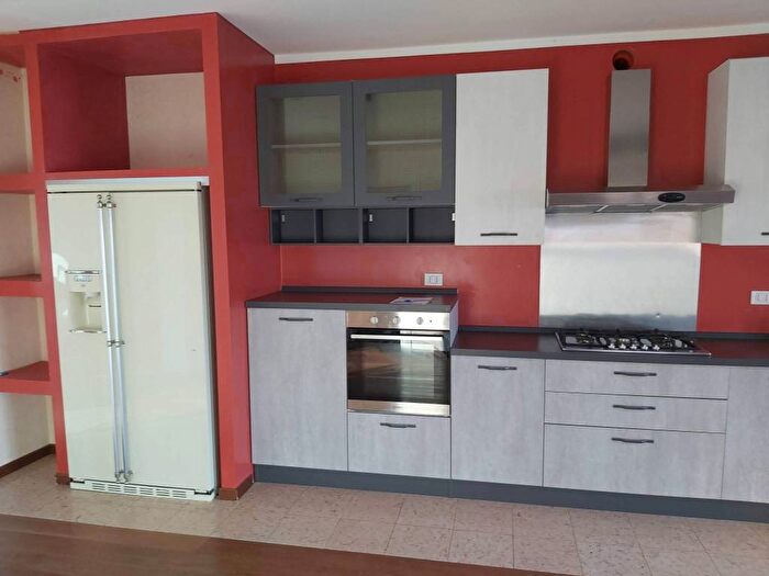 Casa con 5 locali in affitto in Centro, Isola della Scala