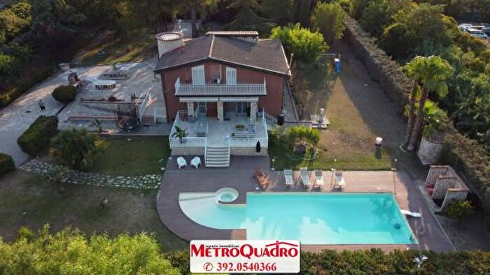 Casa con 6 locali in vendita in Strada del Salice Nuovo, Foggia