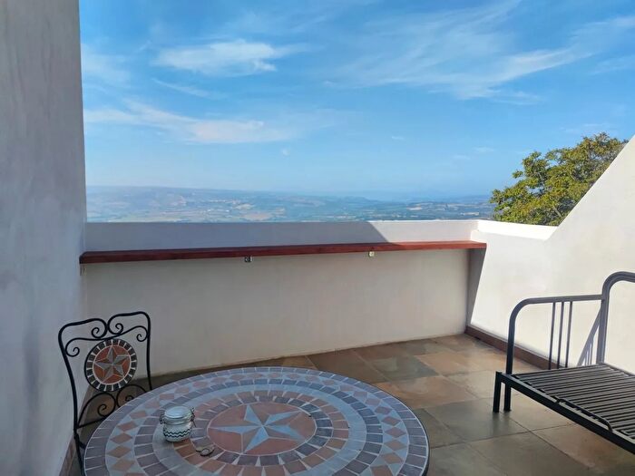 Casa con 6 locali in vendita in Via Dante Alghieri, Guardea