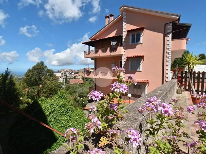 Appartamento quadrilocale in vendita in Via Nazionale, Torchiara