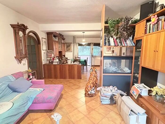 Appartamento con 5 locali in vendita in Elle Gardenie, Lucca