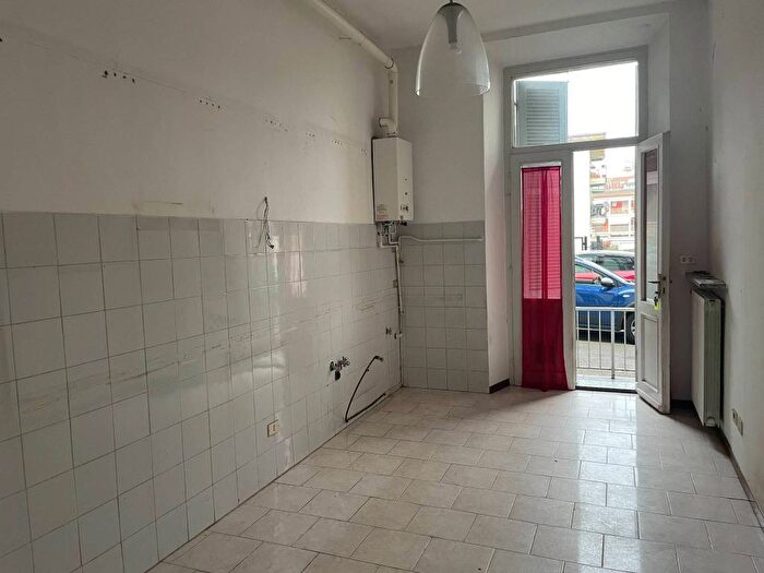 Appartamento trilocale in affitto in Via Roma, Centro, Arona