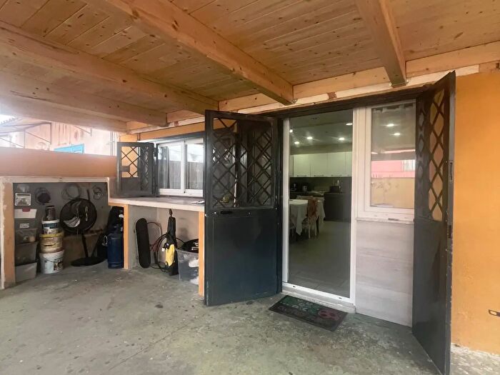 Appartamento trilocale in vendita in Via Domiziana, Castel Volturno