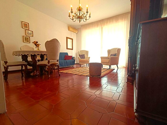 Appartamento quadrilocale in vendita in Massa