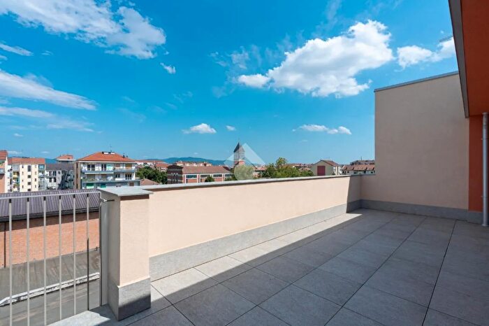 Appartamento trilocale in vendita in Via Don Leonardo Murialdo, Torino