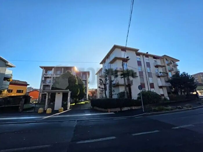 Appartamento quadrilocale in vendita in Via Vittorio Veneto, Arona
