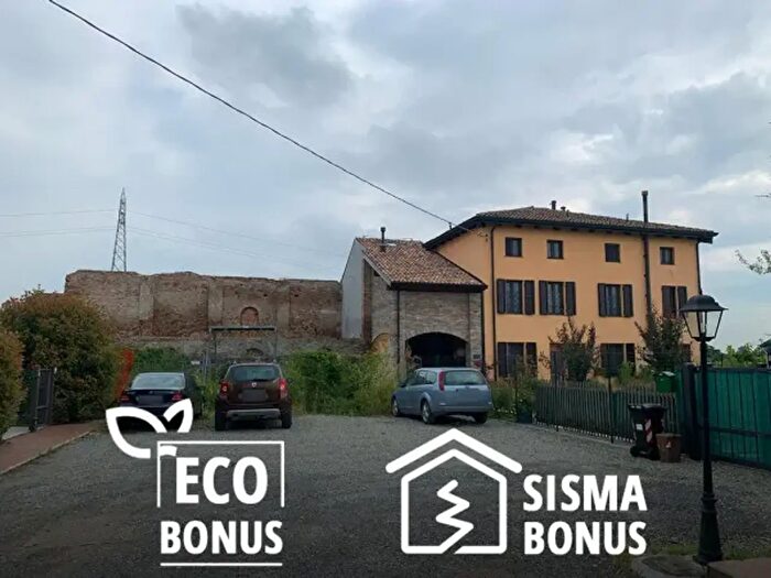 Casa con 6 locali in vendita in Strada Nuova, Fontevivo