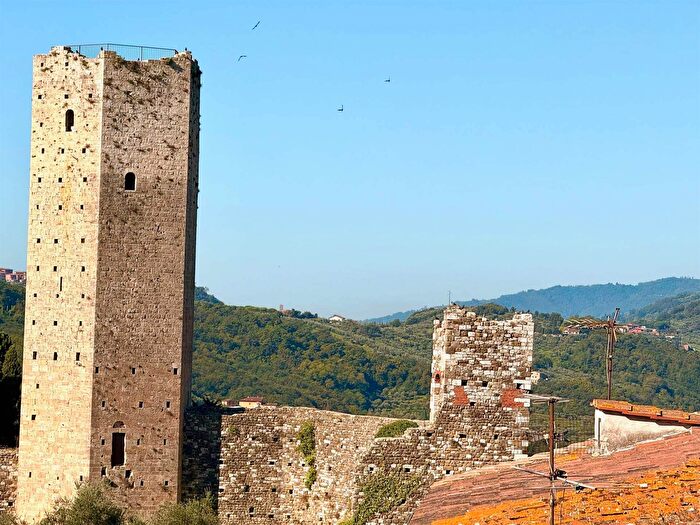 Appartamento con 5 locali in vendita in Via Romana, Serravalle Pistoiese