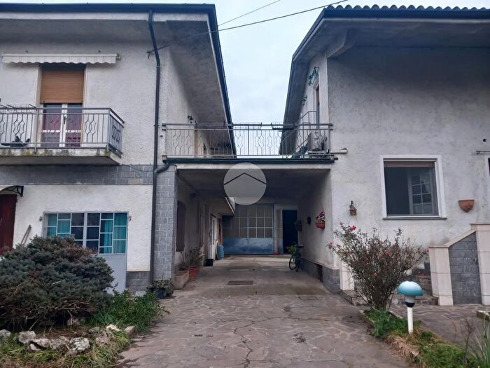Casa con 8 locali in vendita in Via Roma, Monticelli Pavese