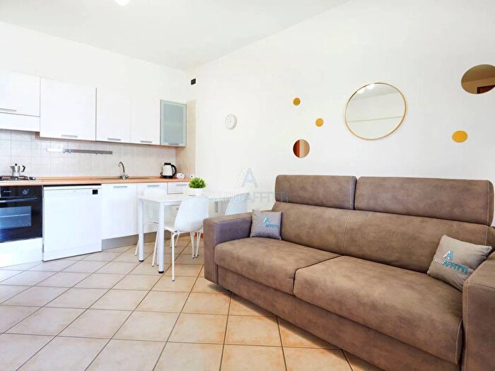 Appartamento bilocale in affitto in Via Ortigara, Centro, Sirmione