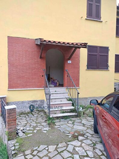 Casa con 5 locali in vendita in Via Montebello di Cima, Bolano