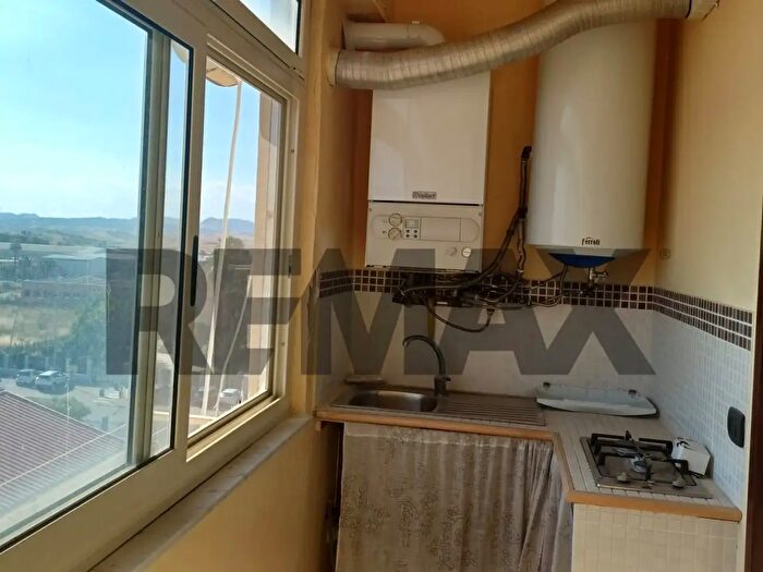 Appartamento con 9 locali in vendita in Contrada San Benedetto, Favara