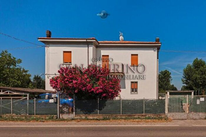 Casa con 6 locali in vendita in Piazza Martiri Partigiani, Sassuolo