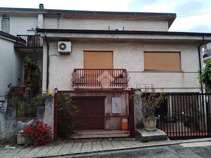 Appartamento con 5 locali in vendita in Via Giacomo Matteotti, Castrolibero
