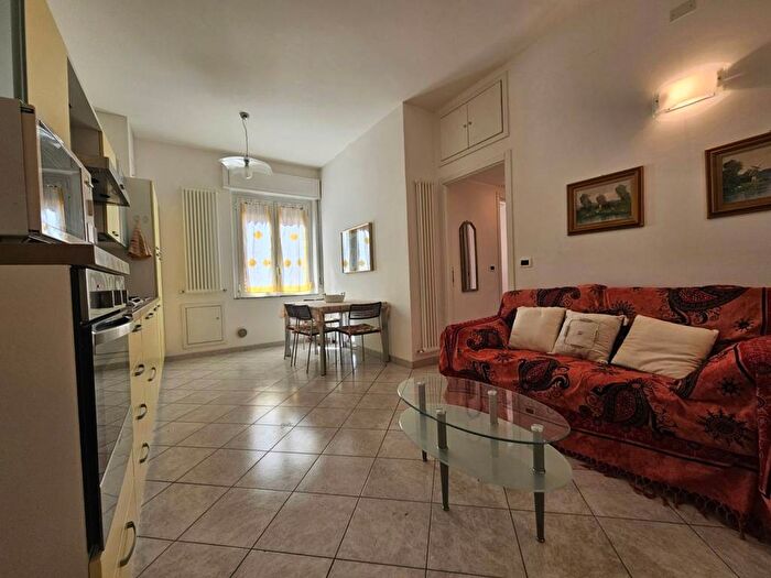Appartamento trilocale in affitto in via Montegrappa, Centro, Varazze