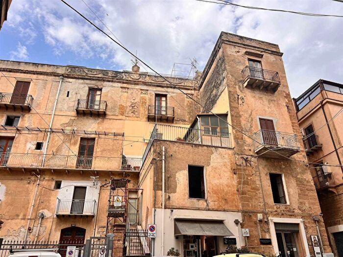Appartamento con 13 locali in vendita in Via Molinari, Sciacca