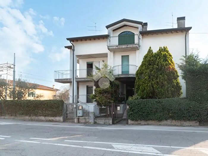 Casa con 8 locali in vendita in Via SantEurosia, Villafranca Di Verona