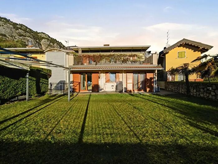 Appartamento trilocale in vendita in Località Laghel, Arco