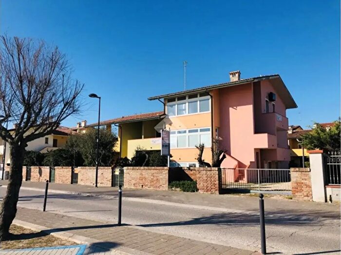 Appartamento bilocale in vendita in Viale dei Mille, Comacchio