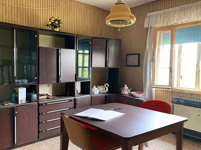 Casa con 8 locali in vendita in Corbola Via Lazzara, Corbola