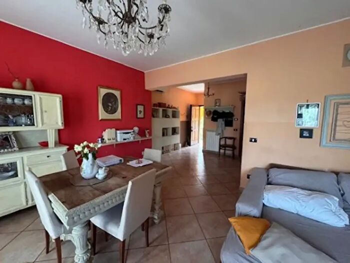 Casa con 6 locali in vendita in Via Emilia Est, Modena