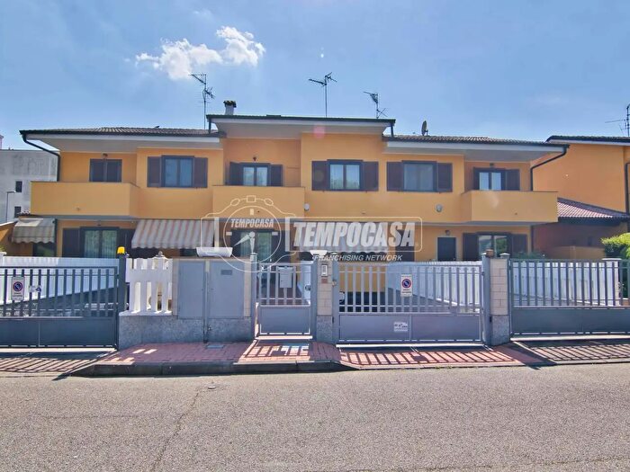 Casa con 5 locali in vendita in Vercelli